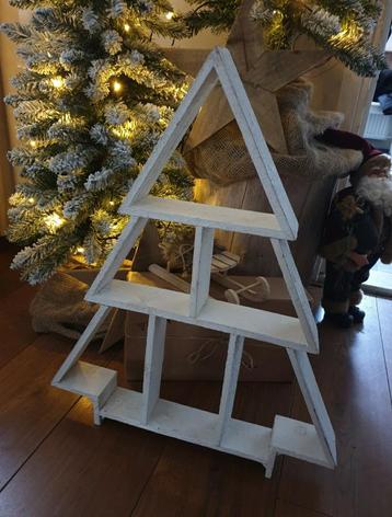 Houten kerstboom met vakken  - kerst beschikbaar voor biedingen