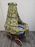Antieke (echte) baby wieg op wielen, Ophalen, Zo goed als nieuw, Wieg
