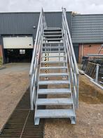 Stalen trap met bordes gegalv. Hoog 2,76 mtr. Nob149, Ophalen, Zo goed als nieuw, 2 tot 4 meter