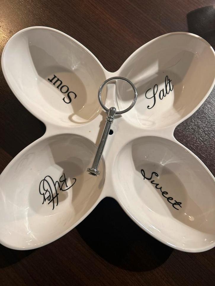 Rivièra Maison Borrelschaal - Leuk Prijsje!, Huis en Inrichting, Woonaccessoires | Schalen en Manden, Zo goed als nieuw, Schaal