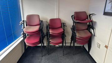 16 stoelen