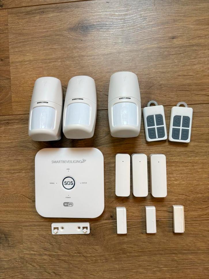 Smartbeveiliging alarmsysteem (wifi, gsm), Doe-het-zelf en Verbouw, Alarmsystemen, Zo goed als nieuw, Compleet systeem, Beweging
