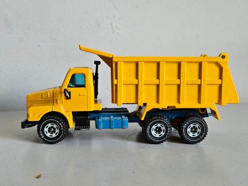 Siku 2514 Volvo N12 kieper Geel met blauw, Hobby en Vrije tijd, Modelauto's | 1:50, Zo goed als nieuw, Bus of Vrachtwagen, Ophalen of Verzenden