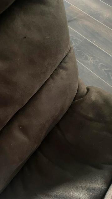 Bruine barkruk met metalen frame beschikbaar voor biedingen