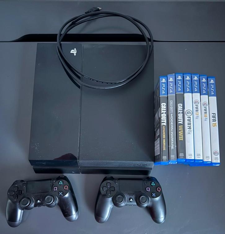 Playstation 4 met 2 controllers en spellen fifa cod, Spelcomputers en Games, Spelcomputers | Sony PlayStation 4, Gebruikt, Original