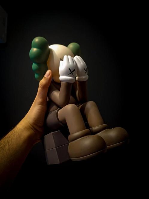 KAWS | Seated Companion (2011) |  30cm, Antiek en Kunst, Kunst | Designobjecten, Ophalen of Verzenden