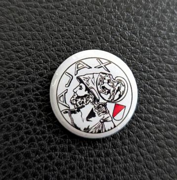 Ajax voetbal button – 25mm button / speld / pin beschikbaar voor biedingen