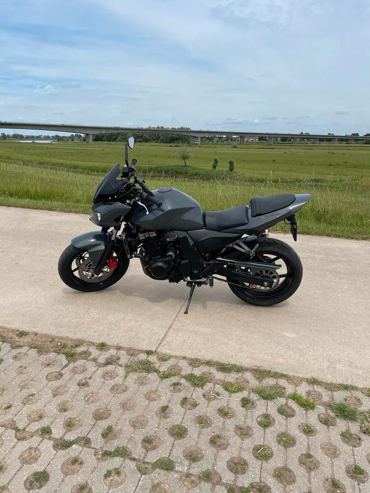 Kawasaki Z750 uit 2006 - Nardo Grey, Motoren, Motoren | Overige merken, Particulier, Naked bike, meer dan 35 kW, 4 cilinders, Motorrijbewijs A
