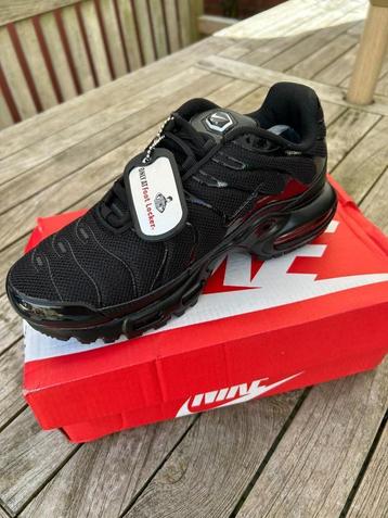 NIKE DAMES SNEAKERS AIR MAX PLUS beschikbaar voor biedingen