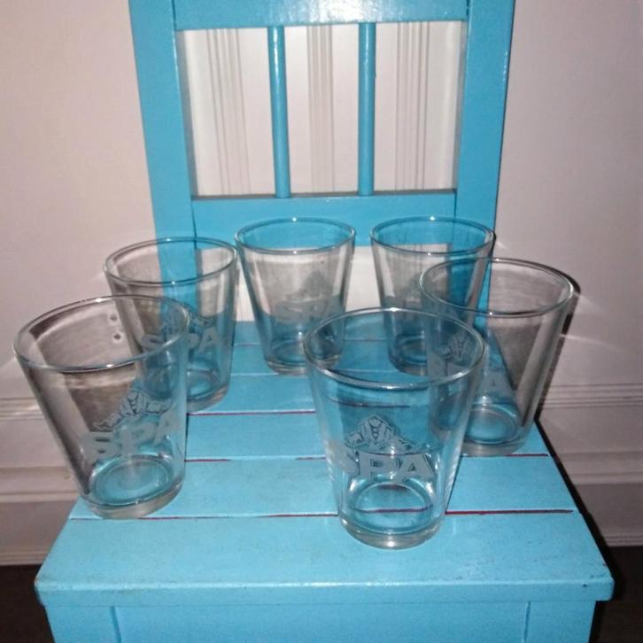 Spa mineraalwater glazen 6 stuks, Huis en Inrichting, Keuken | Servies, Gebruikt, Glas of Glazen, Overige stijlen, Glas, Ophalen