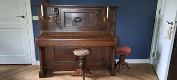 klassieke piano beschikbaar voor biedingen