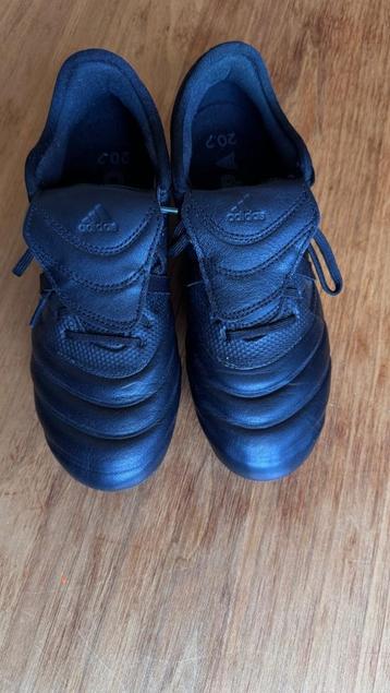Adidas voetbalschoenen 40 leer  beschikbaar voor biedingen