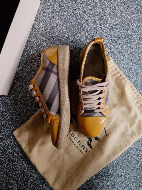Burberry Smoked Check Lace Up sneakers vintage dames, Kleding | Dames, Schoenen, Nieuw, Sneakers of Gympen, Ophalen of Verzenden