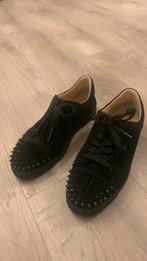 Cristian Louboutin suede zwart nieuwstaat, Kleding | Dames, Schoenen, Ophalen of Verzenden, Zo goed als nieuw, Zwart, Sneakers of Gympen