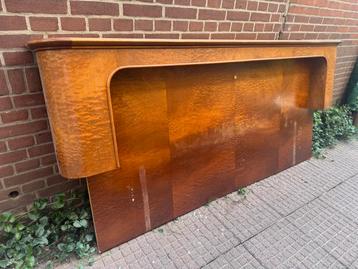 Wortelnoten  hoofdbord 60er jaren met 2 nachtkastjes beschikbaar voor biedingen