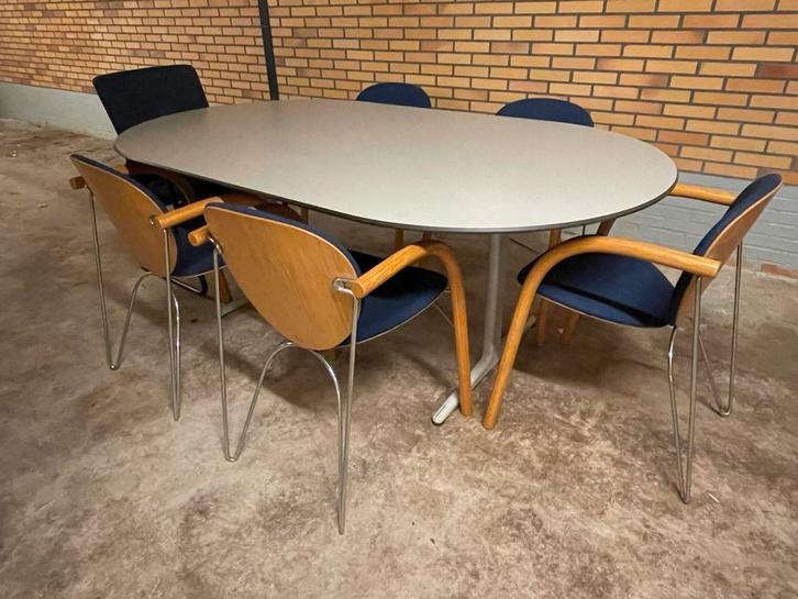Ahrend vergadertafel 200 x 113,5 cm ovaal, Huis en Inrichting, Bureaus, Zo goed als nieuw, Ophalen