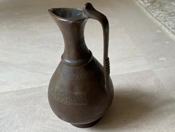 Antieke zware bronzen kan uit Karinthe fraai bewerkt  beschikbaar voor biedingen