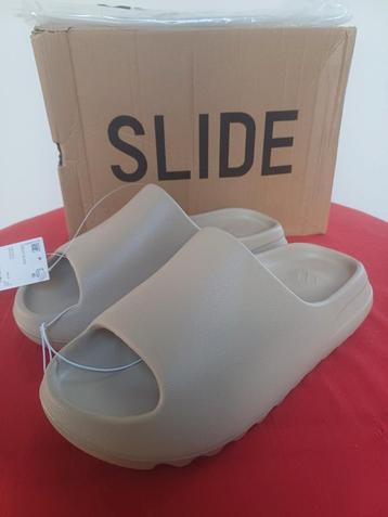 Yeezy Slide. Maat: 41. beschikbaar voor biedingen