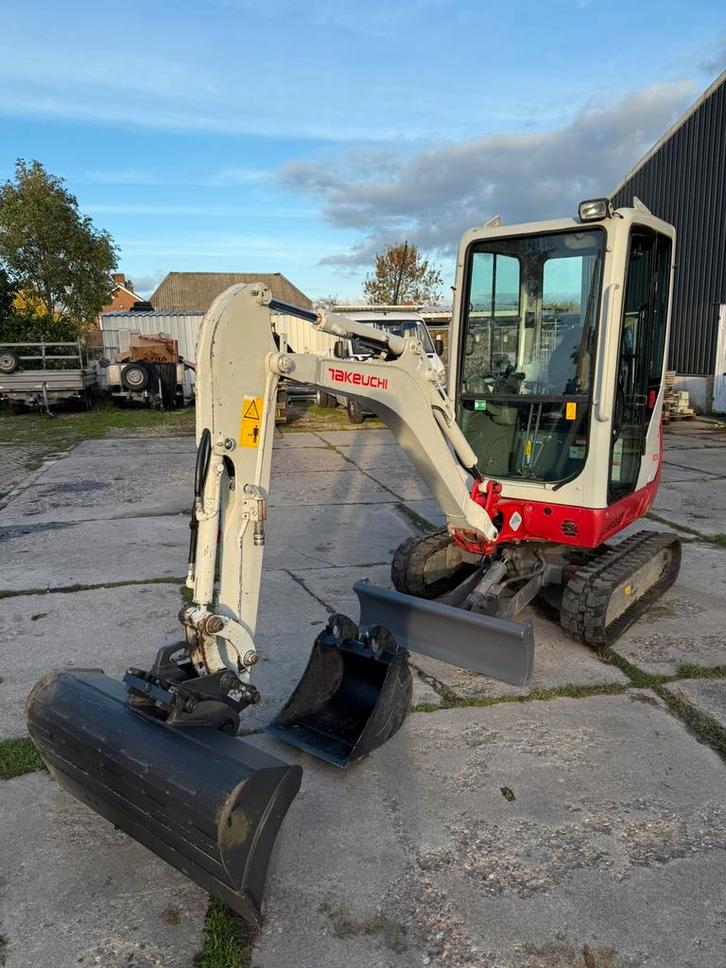Takeuchi Tb216 2022 1475uur CW05 incl 2 bakken, Zakelijke goederen, Machines en Bouw | Kranen en Graafmachines, Graafmachine, Ophalen