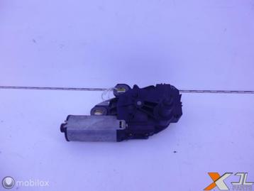 VITO W639 RUITENWISSERMOTOR LINKSACHTER A6398200908 beschikbaar voor biedingen