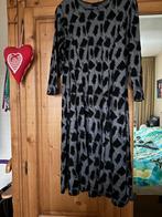 Grijze jurk met zwarte accenten DFVV maat Xl, Maat 42/44 (L), Ophalen of Verzenden, Zo goed als nieuw, DFVV
