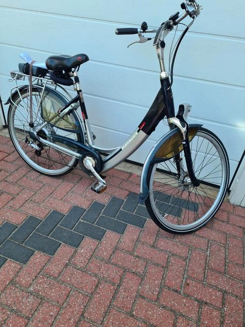 Electrische fiets, Fietsen en Brommers, Fietsen | Dames | Damesfietsen, Zo goed als nieuw, Batavus, Versnellingen, Ophalen of Verzenden