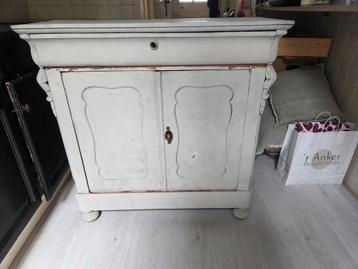 Antieke biedermeier, kast, commode, halkast  beschikbaar voor biedingen