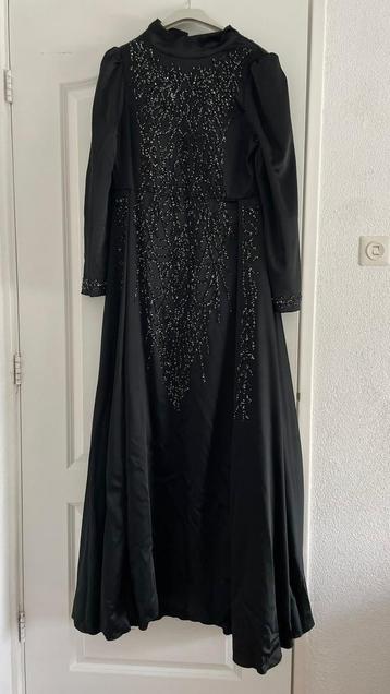 Gala jurk zwart maat 40 beschikbaar voor biedingen