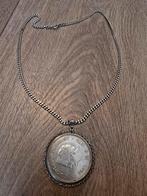 Zilveren ketting met munt hanger, Met hanger, Gebruikt, Ophalen of Verzenden, Zilver