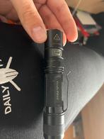 Fenix PD32 Zaklamp - Krachtig en Compact, Ophalen of Verzenden, Gebruikt, Batterij