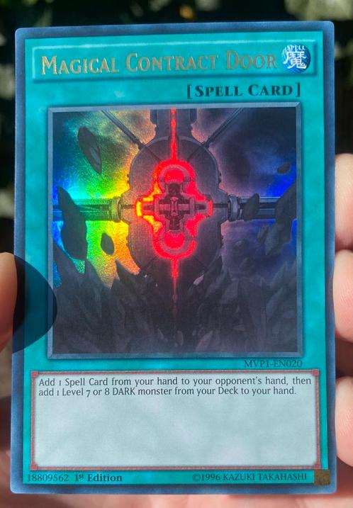 Yu-Gi-Oh! Magical Contract Door MVP1 1st Ed !, Hobby en Vrije tijd, Verzamelkaartspellen | Yu-gi-Oh!, Zo goed als nieuw, Losse kaart
