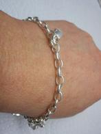 Zilveren schakel armband met 3 afneembare bedels nr.1134, Sieraden, Tassen en Uiterlijk, Verzenden, Zo goed als nieuw, Met bedels of kralen