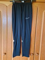 Nike sportbroek zwart  maat 147/158 (152), Jongen of Meisje, Gebruikt, Ophalen of Verzenden, Sport- of Zwemkleding