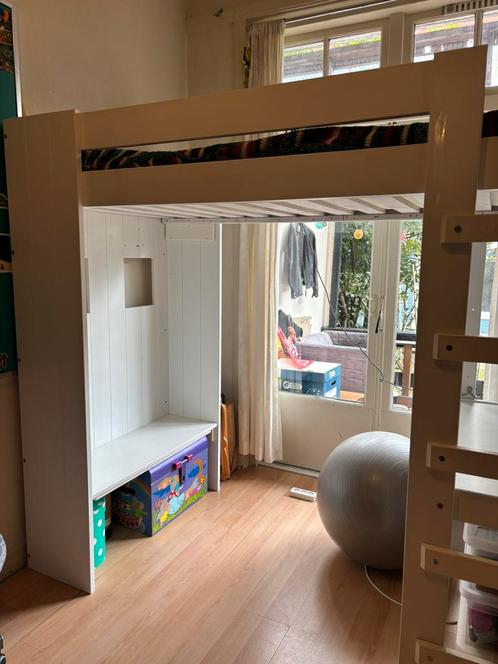 Stevige hoogslaper (HOLLAND Meubelen) met bureau en bankje, Kinderen en Baby's, Kinderkamer | Stapelbedden en Hoogslapers, Gebruikt