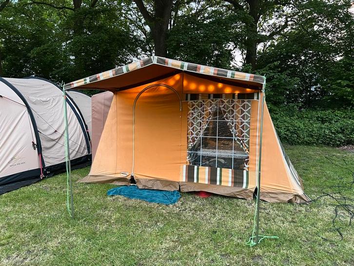 Vintage Trigano 4-persoons tent met luifel, Caravans en Kamperen, Tenten, tot en met 4, Gebruikt, Ophalen
