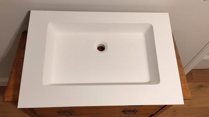 Solid surface wastafel, Huis en Inrichting, Badkamer | Badkamermeubels, Zo goed als nieuw, Wasbak of Wastafel, 50 tot 100 cm, 25 tot 50 cm