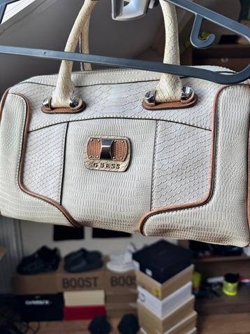 Guess Handtas Beige Slangenprint beschikbaar voor biedingen