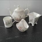 Engelse set met hibiscus  en magnolia 12 stuks, Ophalen of Verzenden, Porselein, Overige stijlen, Kop(pen) en/of Schotel(s)