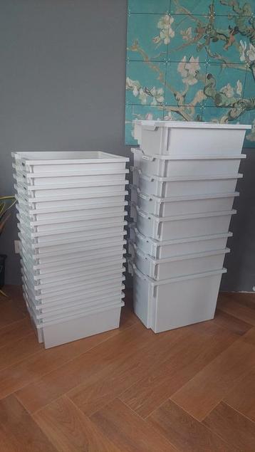 24 Gratnells Kratten / Bakken / Lades - 2 maten! Lichtgrijs. beschikbaar voor biedingen