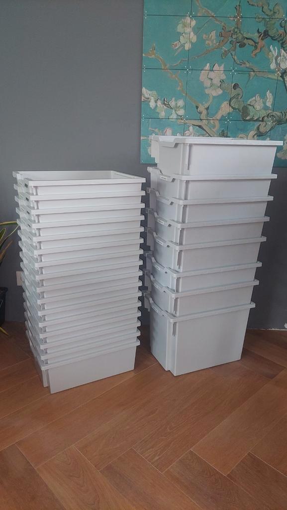 24 Gratnells Kratten / Bakken / Lades - 2 maten! Lichtgrijs., Doe-het-zelf en Verbouw, Kratten en Dozen, Zo goed als nieuw, Krat