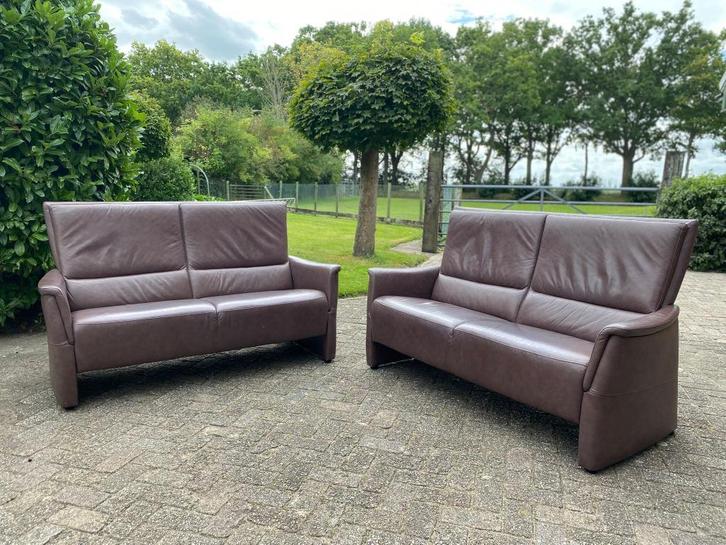 Bruine Lederen Banken / 2 banken / bank in leer, Huis en Inrichting, Banken | Complete zithoeken, Zo goed als nieuw, Leer, Ophalen of Verzenden
