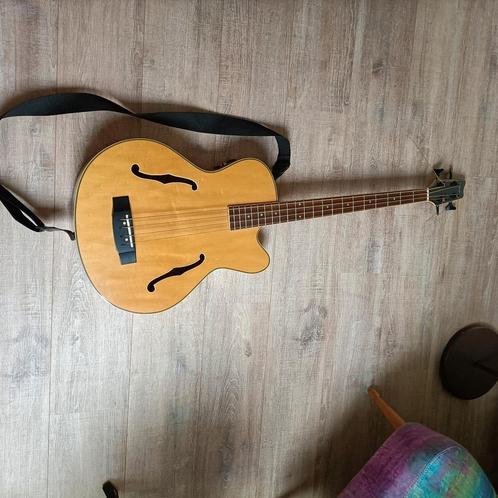 Samick semi acoustic basgitaar hfb 590, Muziek en Instrumenten, Snaarinstrumenten | Gitaren | Bas, Zo goed als nieuw, Ophalen