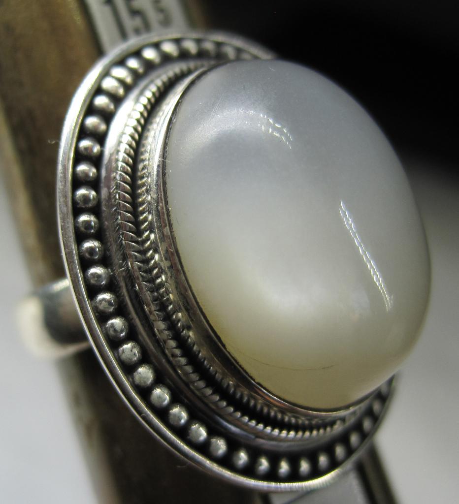 Vintage maansteen ring %100 natuurlijke maansteen zeldzaam, Sieraden, Tassen en Uiterlijk, Ringen, Zo goed als nieuw, Dame, Kleiner dan 17