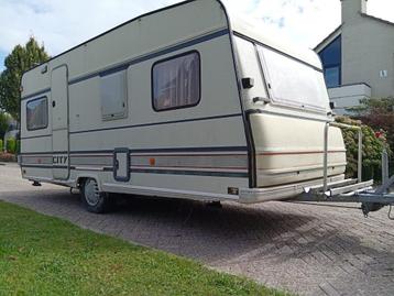 Bustner City 580 Caravan met mover en recente   voortent  beschikbaar voor biedingen