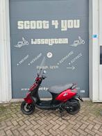 PIAGGIO ZIP 4T 2V CANDY RED FULL OPTION GARANTIE, Fietsen en Brommers, Scooters | Piaggio, Ophalen, Zo goed als nieuw, Benzine