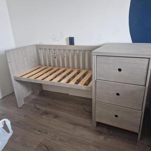 Ledikantje met lade kast, Kinderen en Baby's, Kinderkamer | Complete kinderkamers, Gebruikt, Jongetje of Meisje, Ophalen
