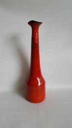 Hoge slanke retro vaas oranje rood gemêleerd aparte hals, Ophalen, Aardewerk of Porselein, Zo goed als nieuw, Minder dan 50 cm