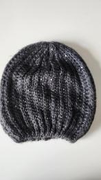 Grijze Gebreide Muts met Pailletten - One Size, Kleding | Dames, Hoed, Zo goed als nieuw, Unknown, One size fits all