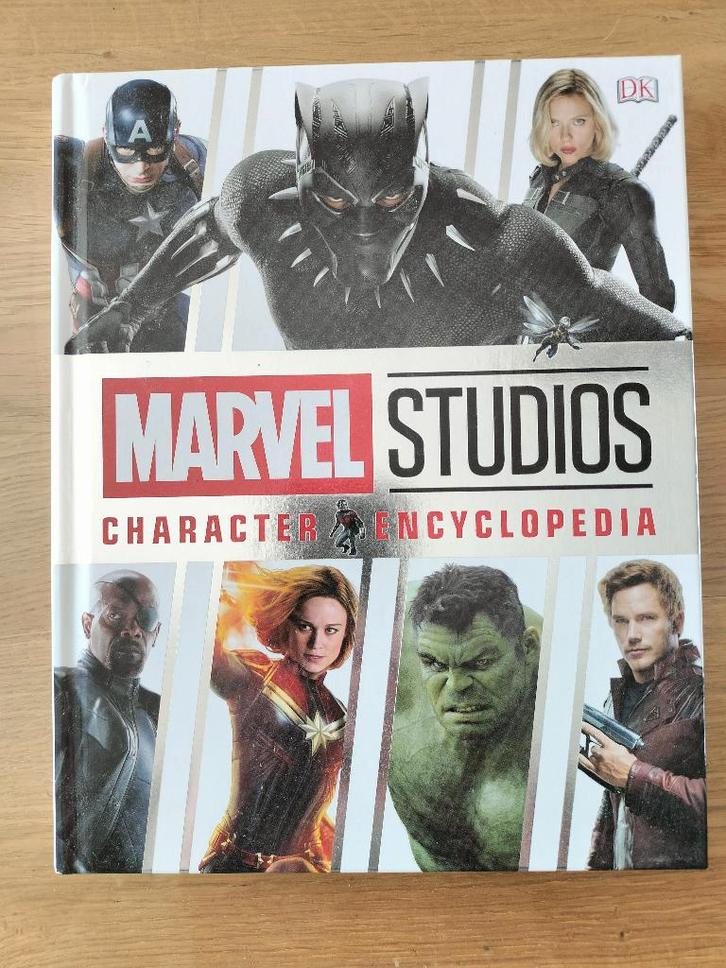 Marvel Studio's Character Encyclopedia HC, Boeken, Strips | Comics, Zo goed als nieuw, Eén comic, Amerika, Ophalen of Verzenden