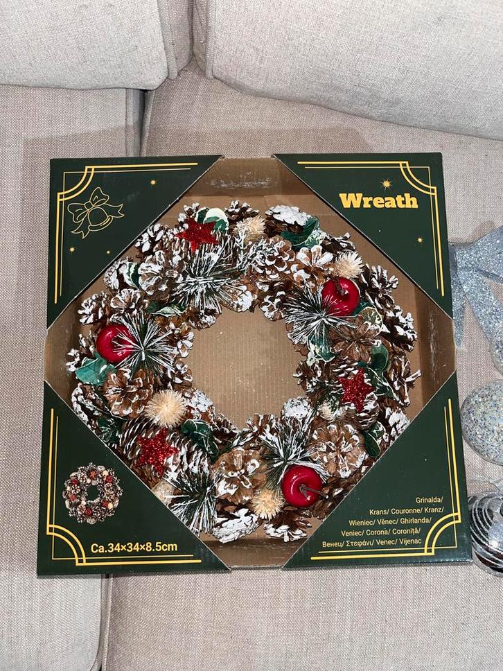 Kerstboom 210cm + versiering - Nieuw!, Huis en Inrichting, Woonaccessoires | Kransen, Nieuw, Ophalen of Verzenden